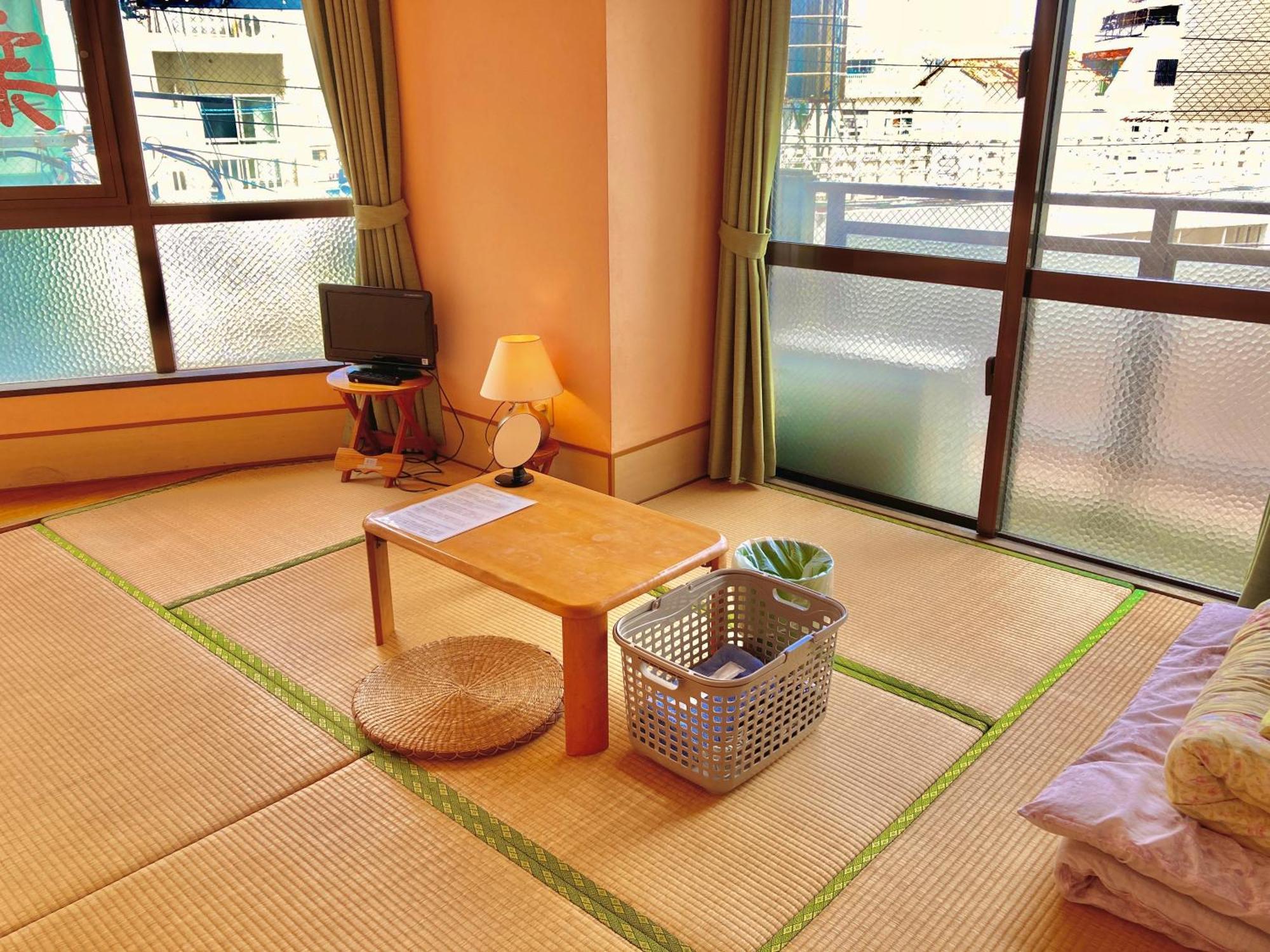 Hostel Hakuseiso Naha Kültér fotó
